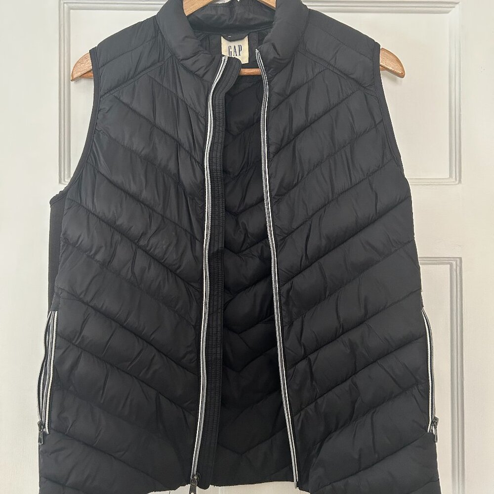 GAP Quilted Down Vest Size Medium